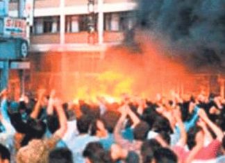 Komkujiya Sêwasê, di 27’emîn salvegera xwe de, wek yek ji hezar rûpelên bixwîn ya ji dîroka Dewleta Tirk, wekî nîşaneyek reş di dîroka mirovahiyê de radiweste!
